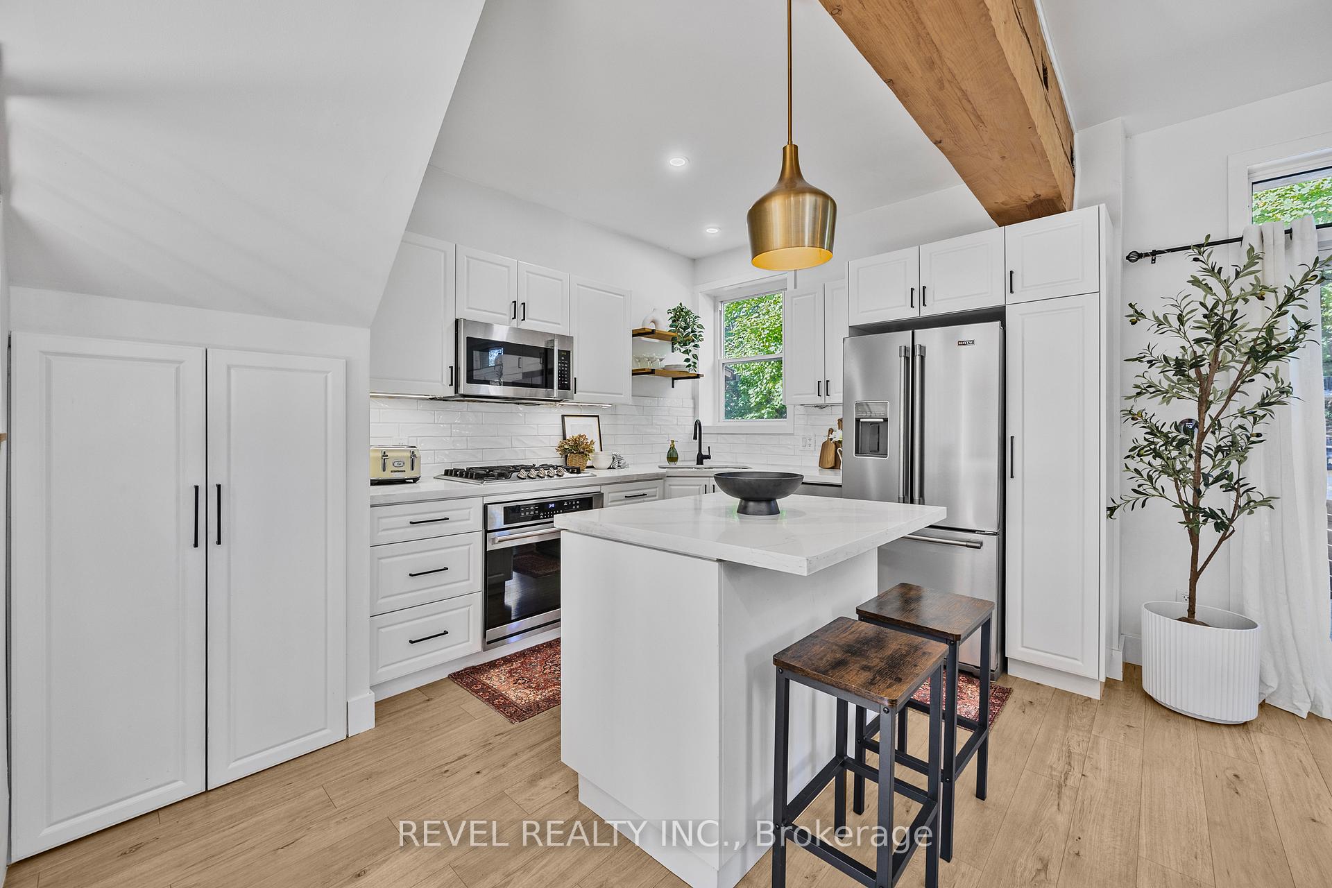 Photo 12 of 289 Cumberland Avenue, Hamilton, Blakeley — HOMEH