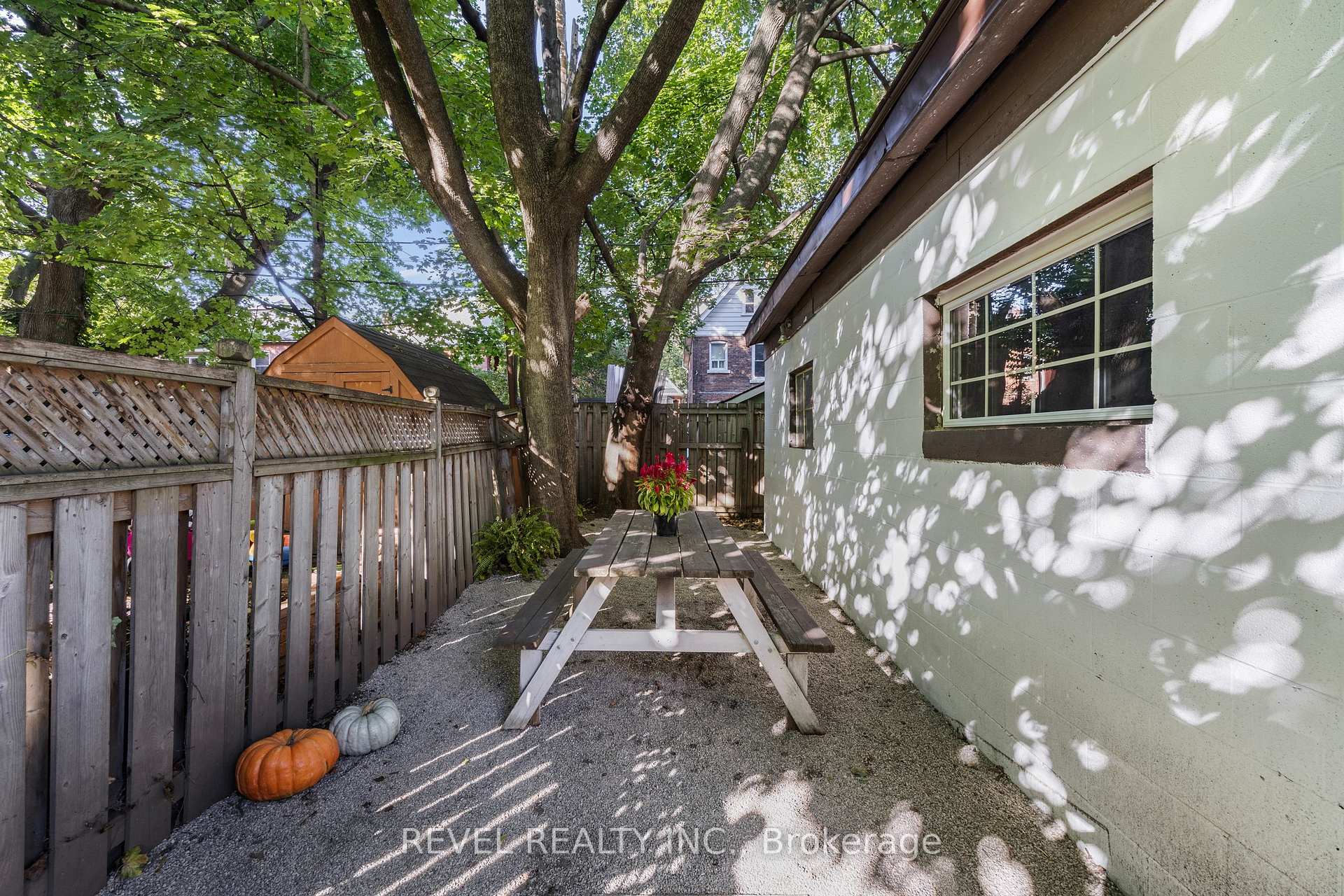 Photo 37 of 289 Cumberland Avenue, Hamilton, Blakeley — HOMEH