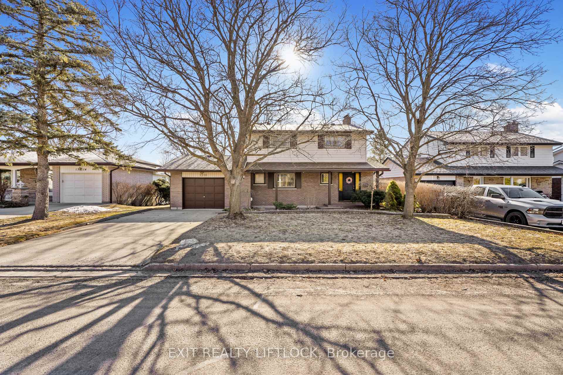 Photo 2 of 1310 Keewatin Boulevard, Peterborough, Northcrest Ward 5 — HOMEH