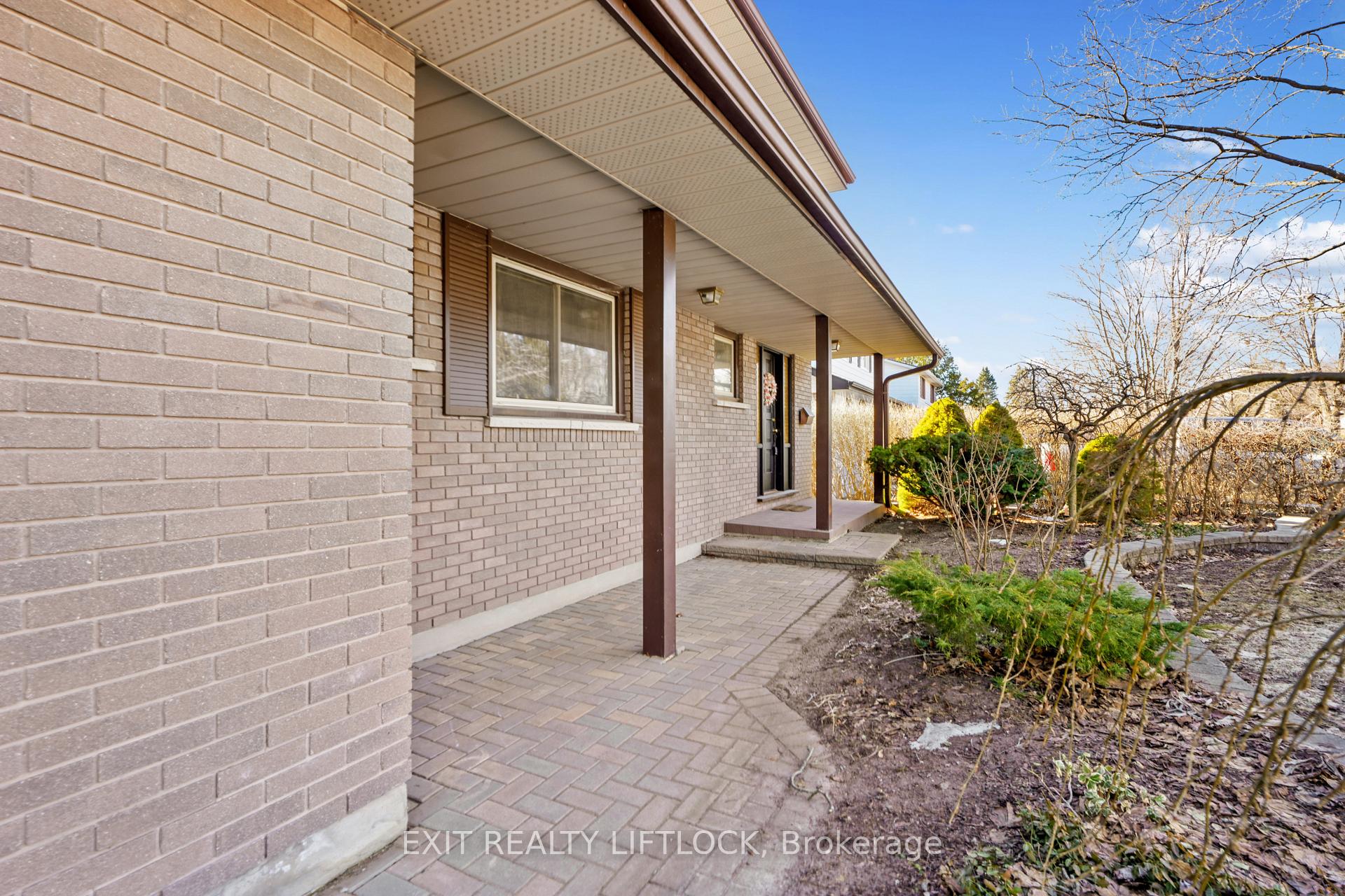 Photo 4 of 1310 Keewatin Boulevard, Peterborough, Northcrest Ward 5 — HOMEH