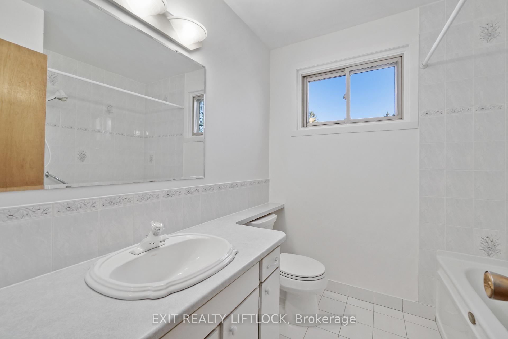 Photo 22 of 1310 Keewatin Boulevard, Peterborough, Northcrest Ward 5 — HOMEH