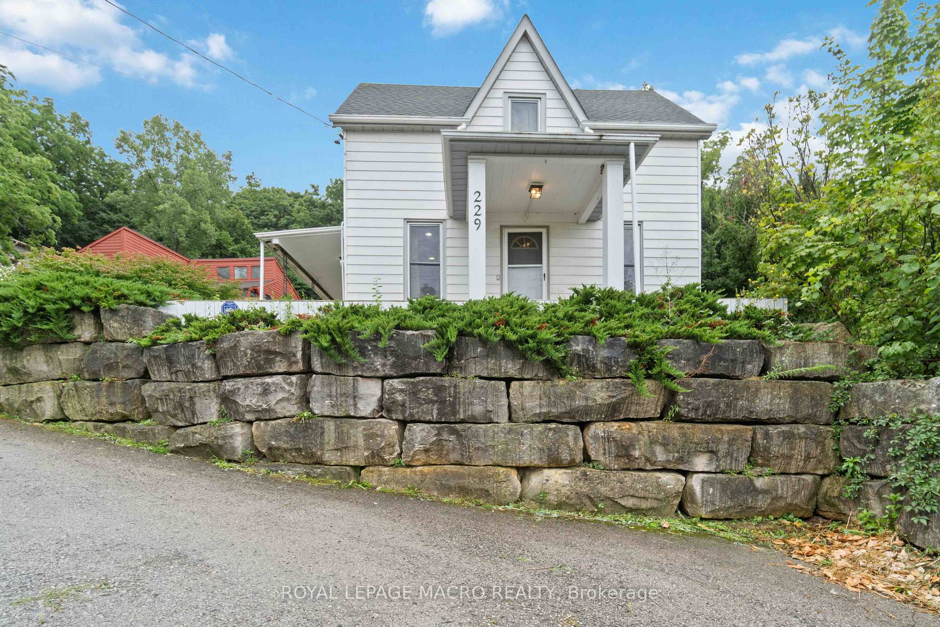 Photo 1 of 229 Main Street W, Grimsby, Grimsby West — HOMEH