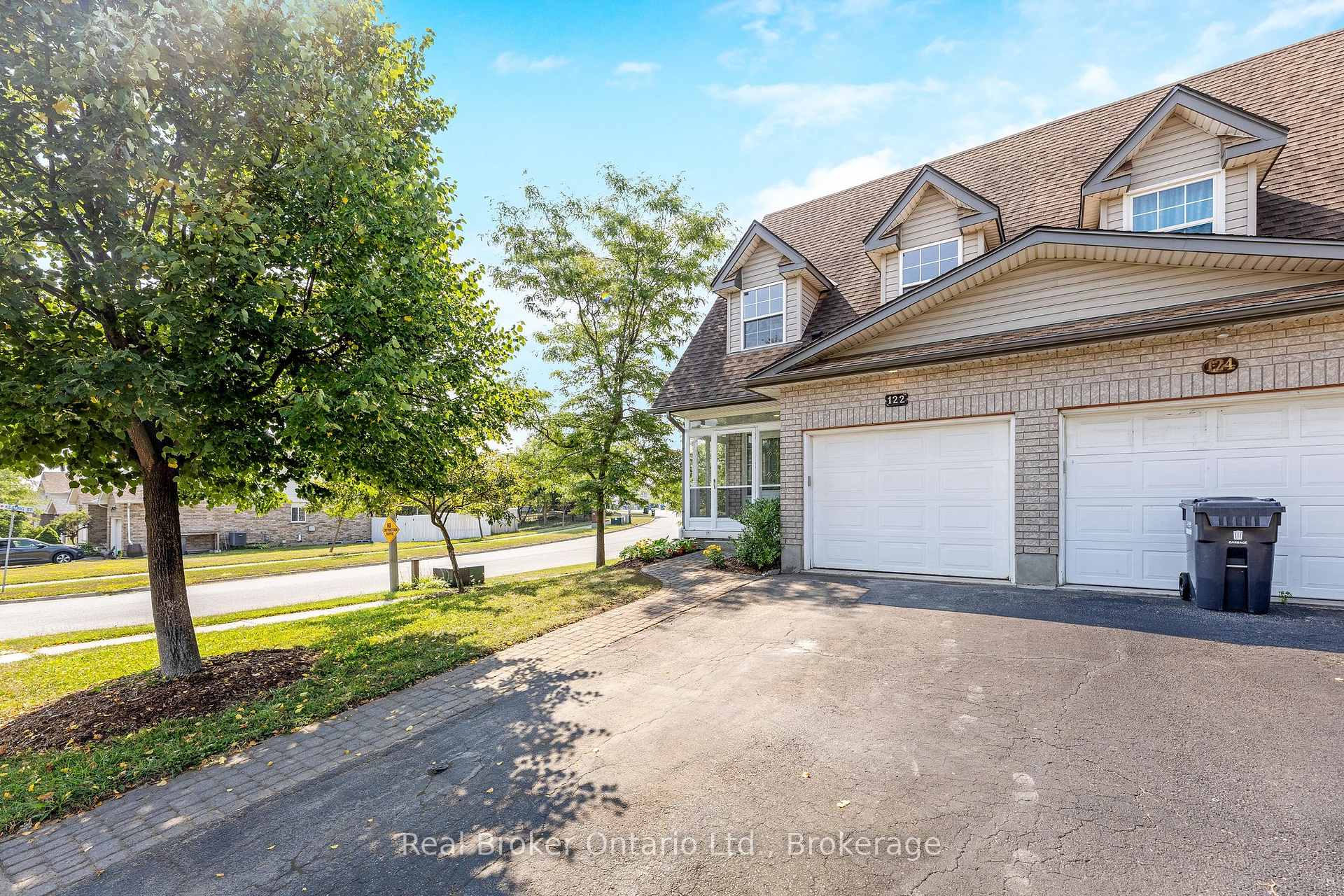 Photo 4 of 122 Silurian Drive, Guelph, Grange Road — HOMEH