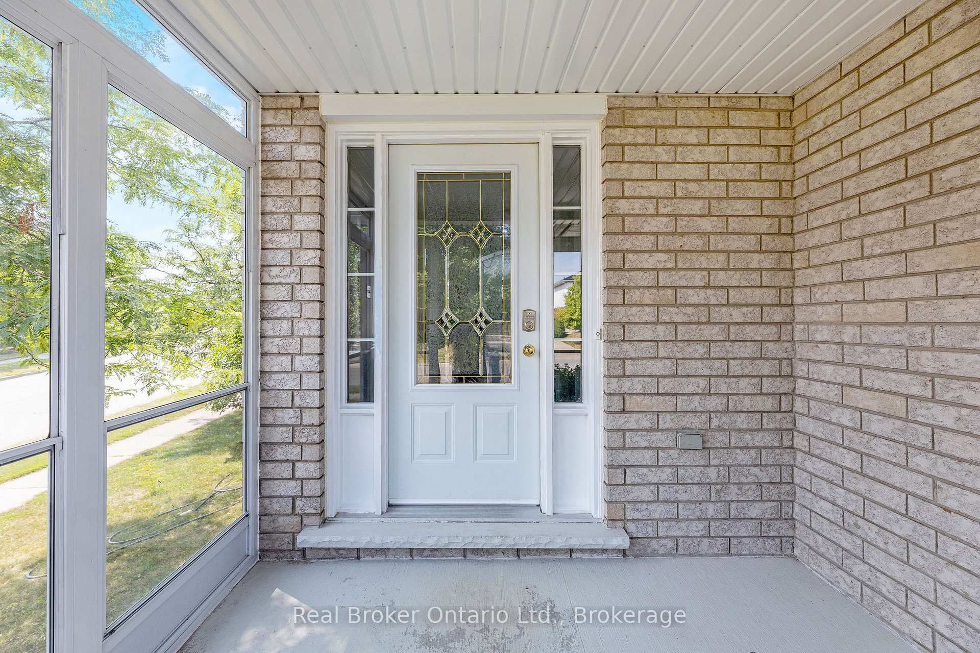 Photo 6 of 122 Silurian Drive, Guelph, Grange Road — HOMEH