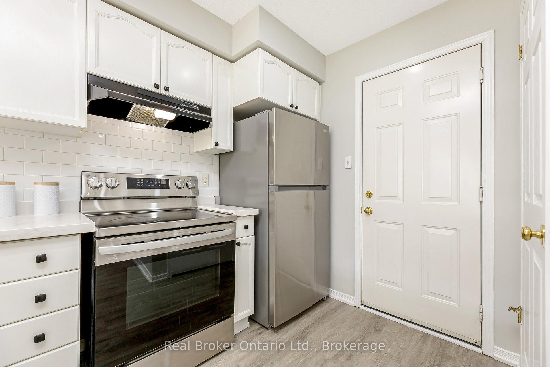 Photo 16 of 122 Silurian Drive, Guelph, Grange Road — HOMEH