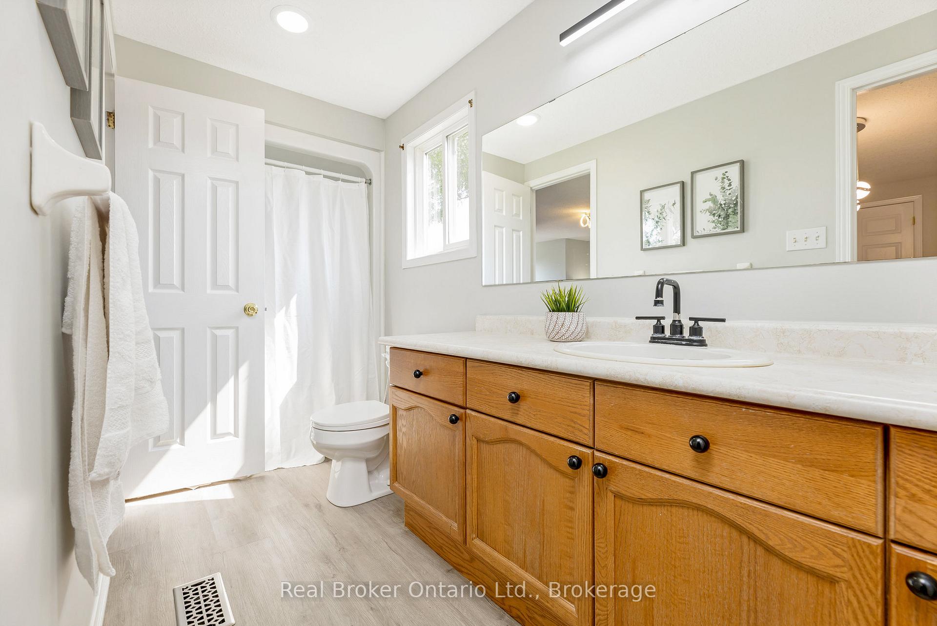 Photo 20 of 122 Silurian Drive, Guelph, Grange Road — HOMEH