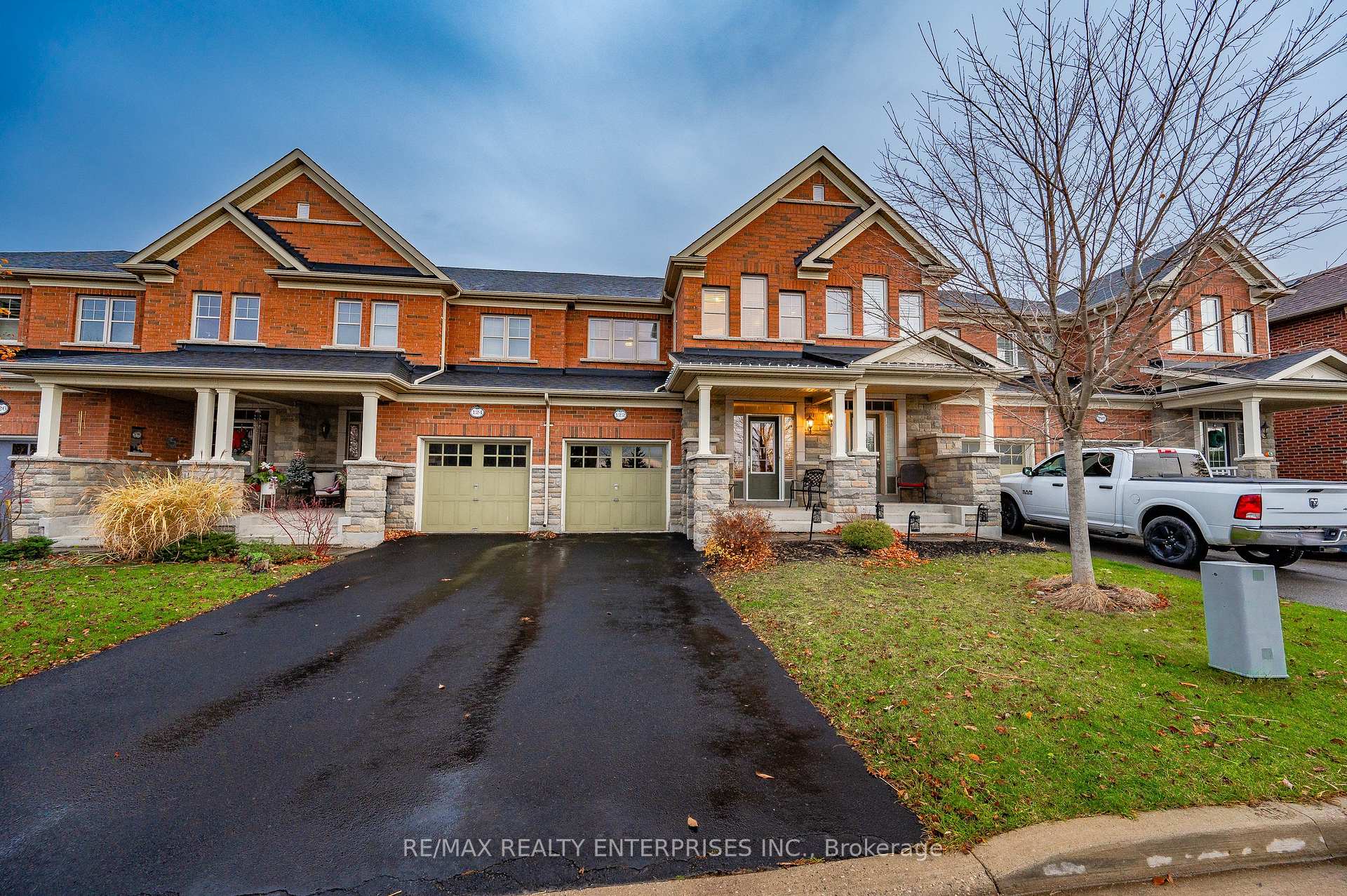 Photo 2 of 122 Hanson Crescent, Milton, Scott — HOMEH
