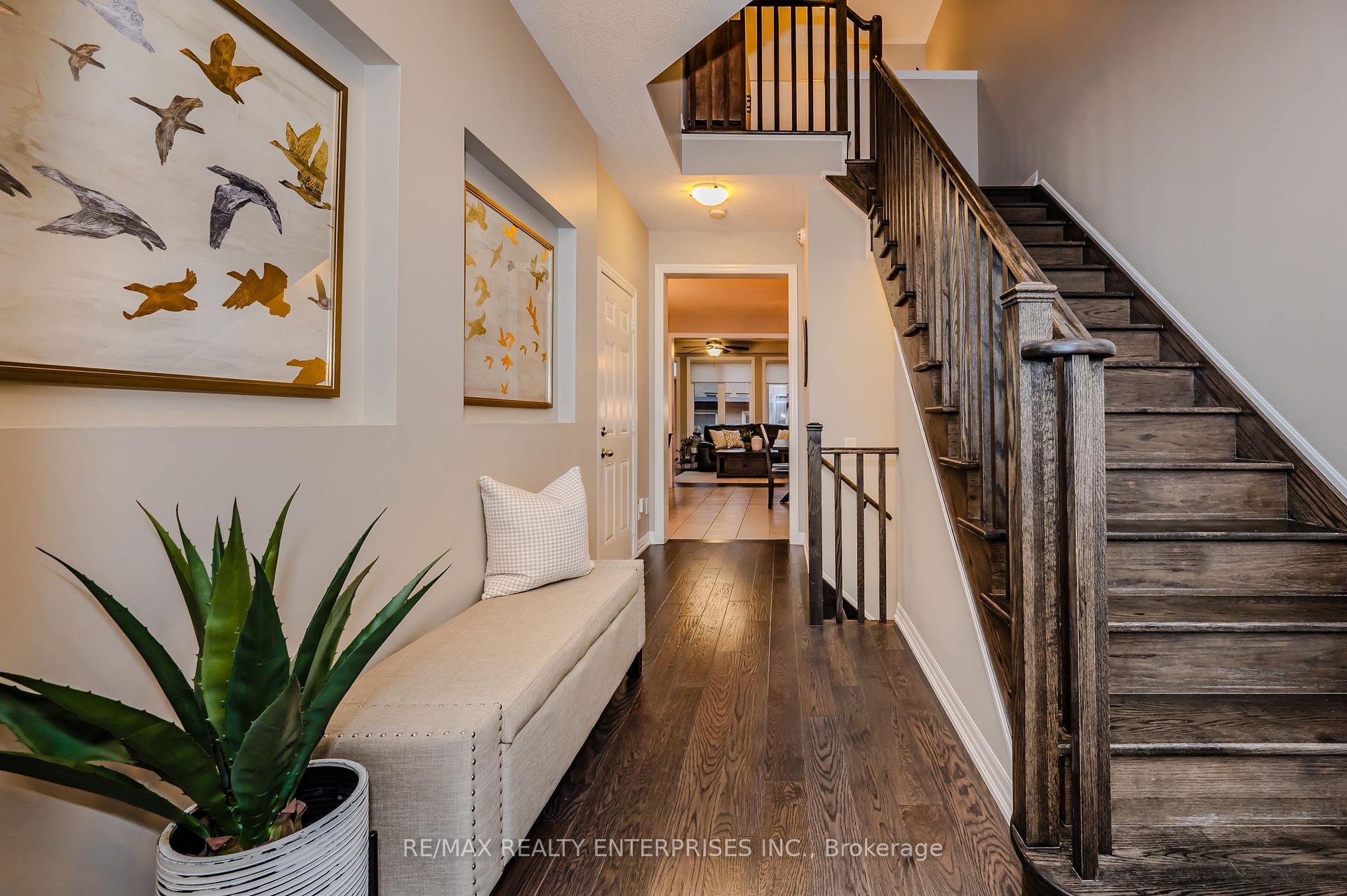 Photo 5 of 122 Hanson Crescent, Milton, Scott — HOMEH
