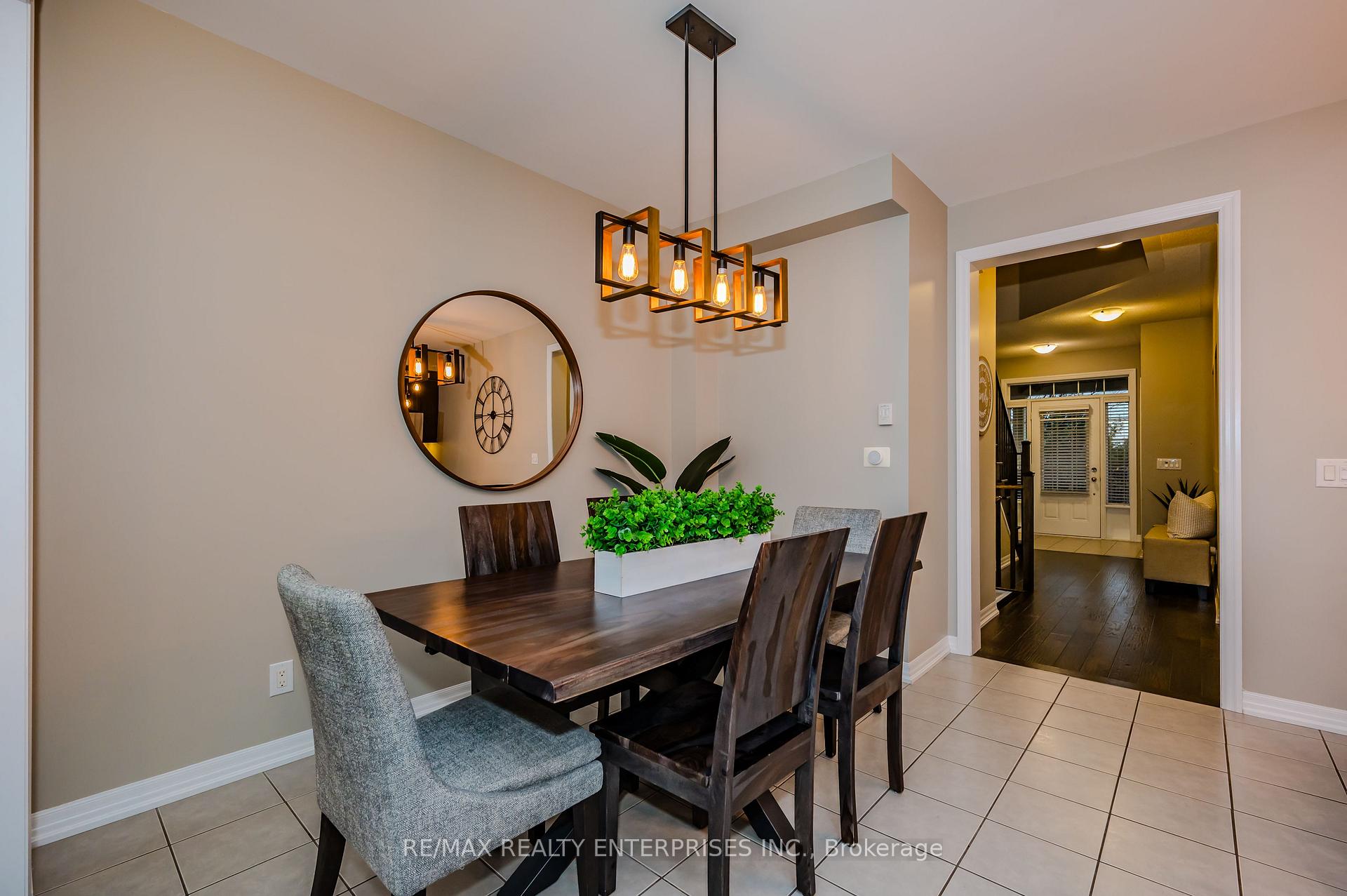 Photo 7 of 122 Hanson Crescent, Milton, Scott — HOMEH