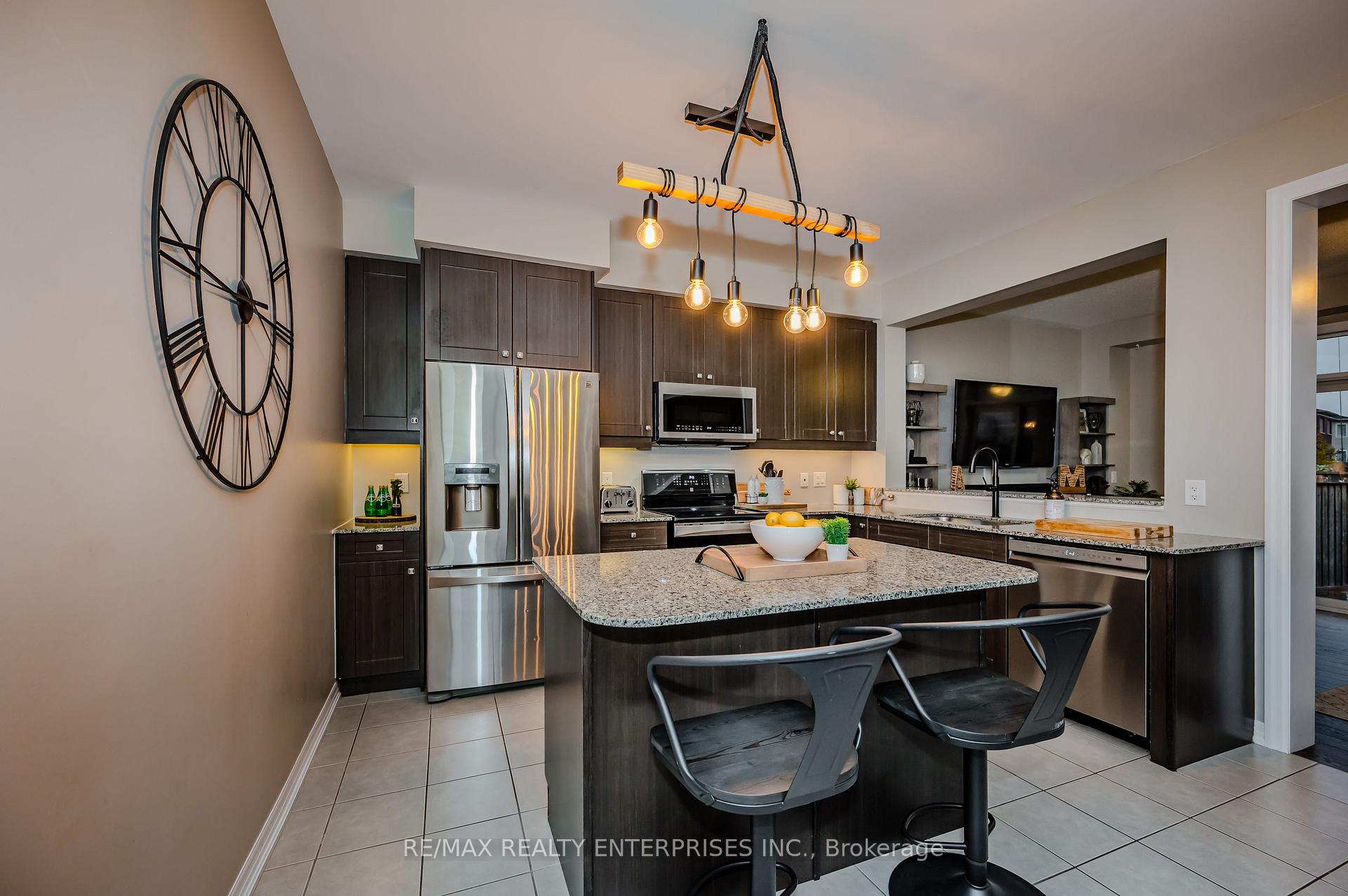 Photo 8 of 122 Hanson Crescent, Milton, Scott — HOMEH