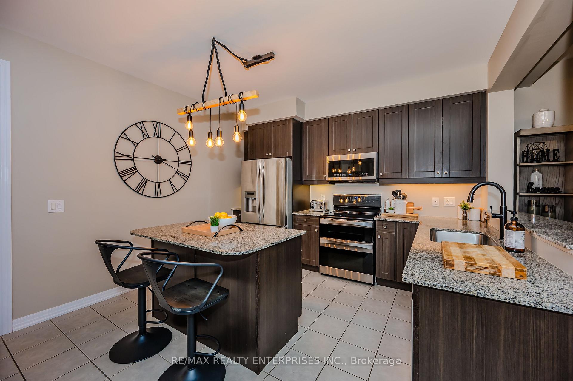 Photo 9 of 122 Hanson Crescent, Milton, Scott — HOMEH