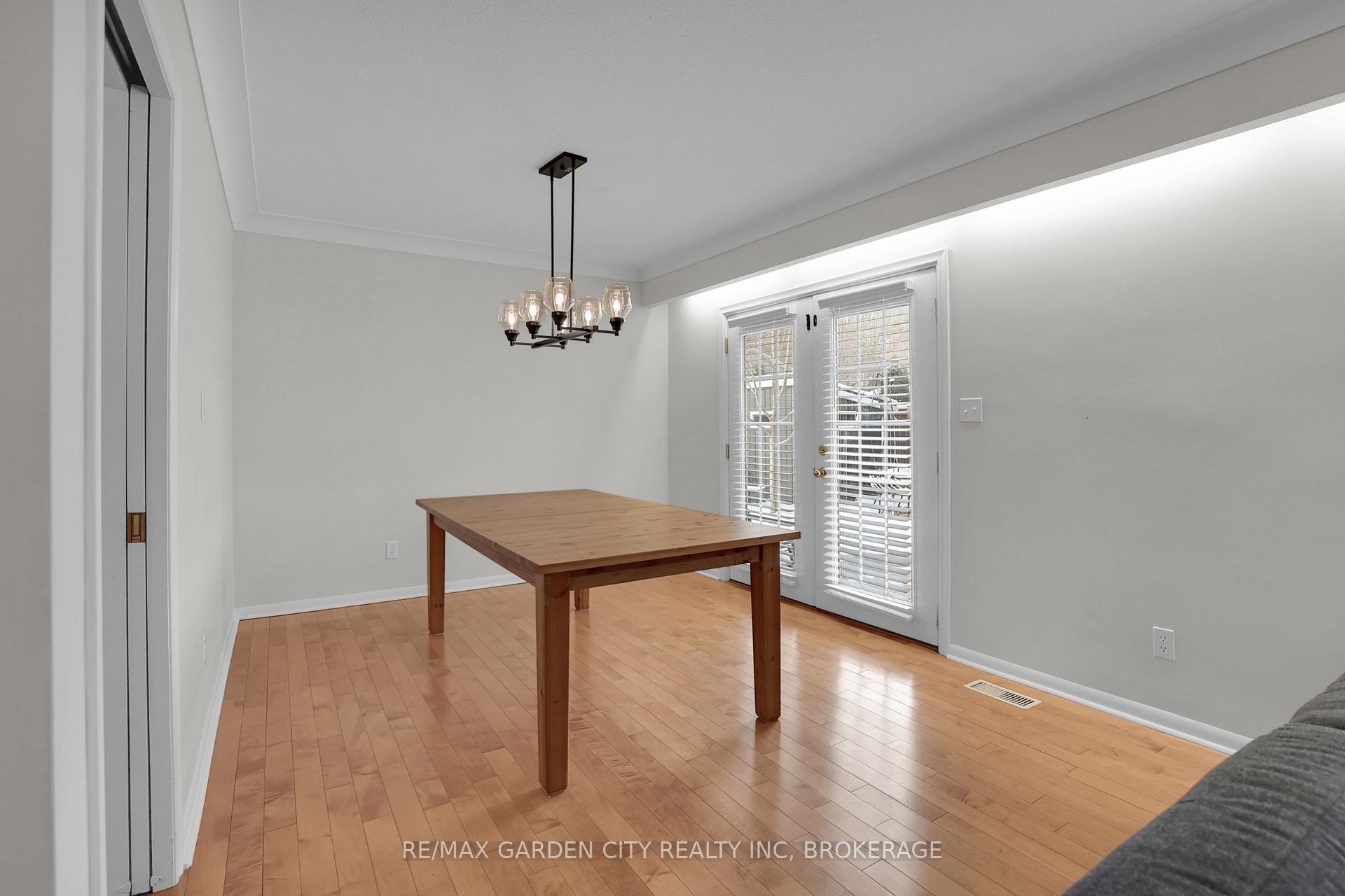 Photo 10 of 40 Governor's Road, Grimsby, Grimsby East — HOMEH