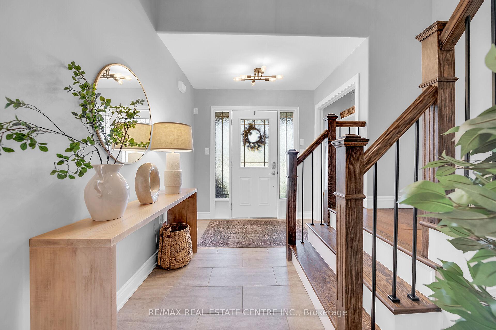 Photo 2 of 53 Diana Avenue, Grimsby, Grimsby Beach — HOMEH
