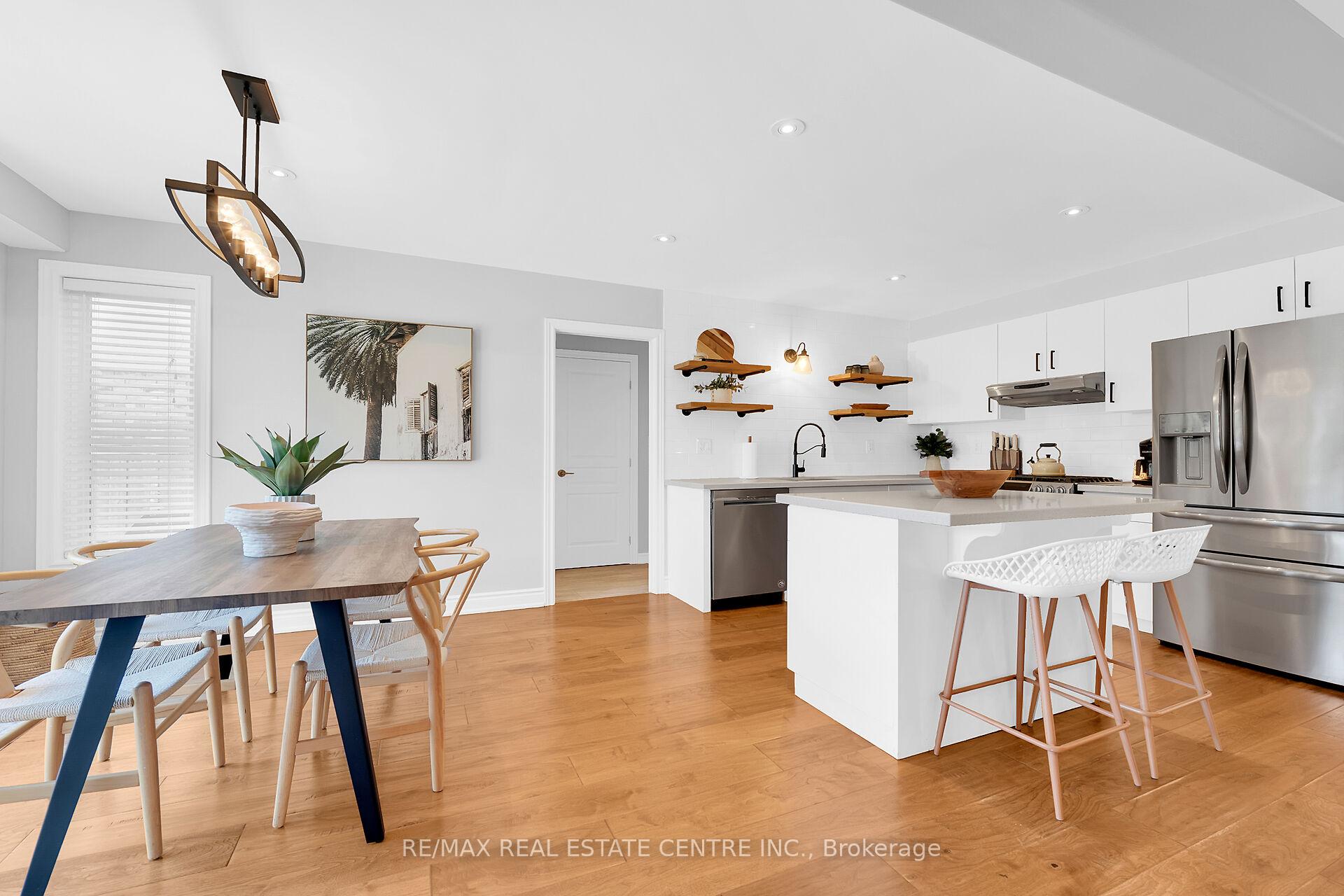 Photo 3 of 53 Diana Avenue, Grimsby, Grimsby Beach — HOMEH