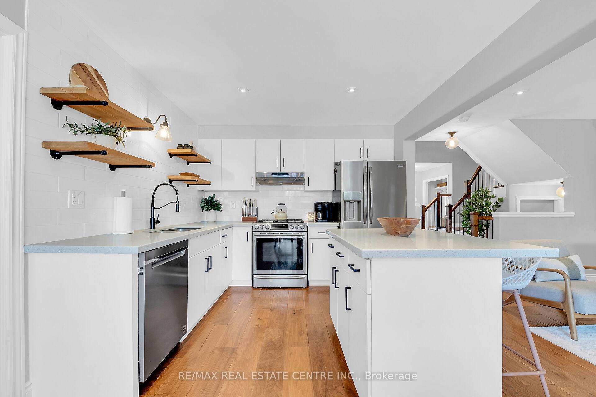 Photo 5 of 53 Diana Avenue, Grimsby, Grimsby Beach — HOMEH