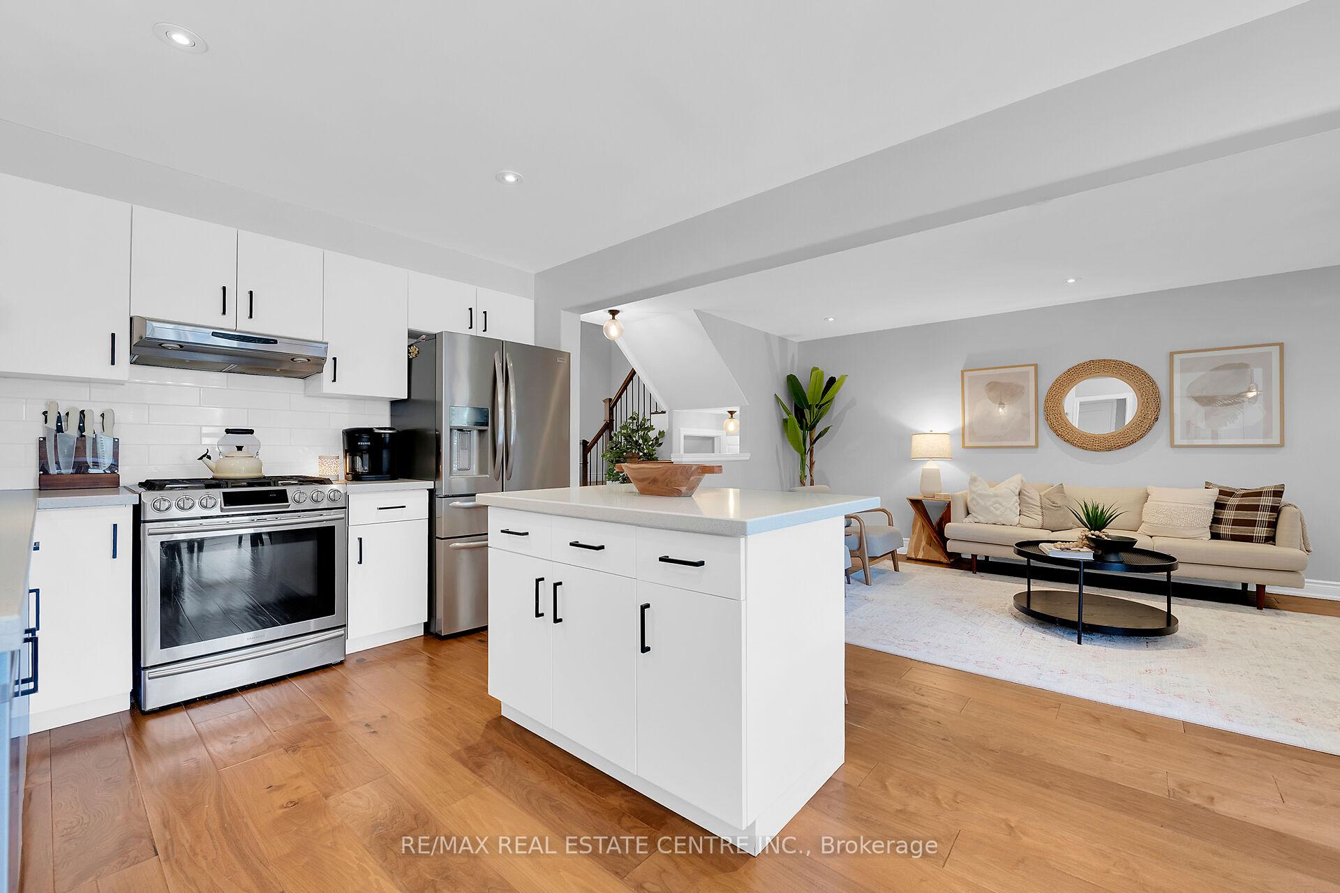 Photo 6 of 53 Diana Avenue, Grimsby, Grimsby Beach — HOMEH