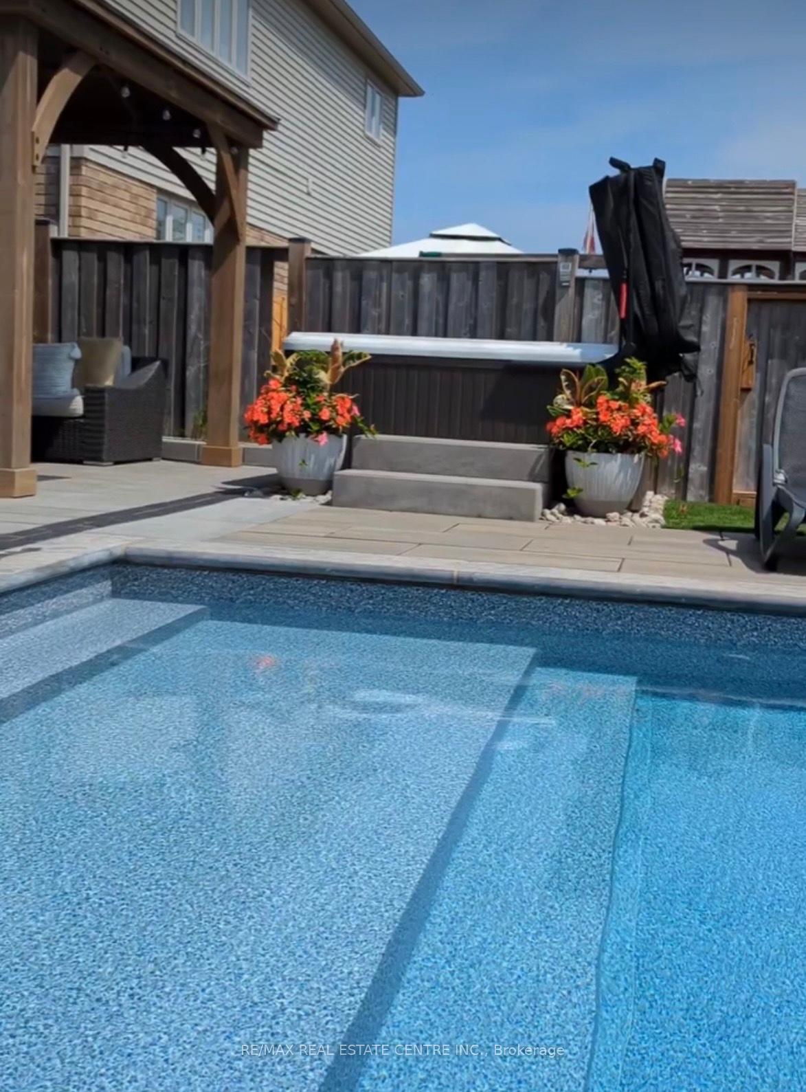 Photo 40 of 53 Diana Avenue, Grimsby, Grimsby Beach — HOMEH