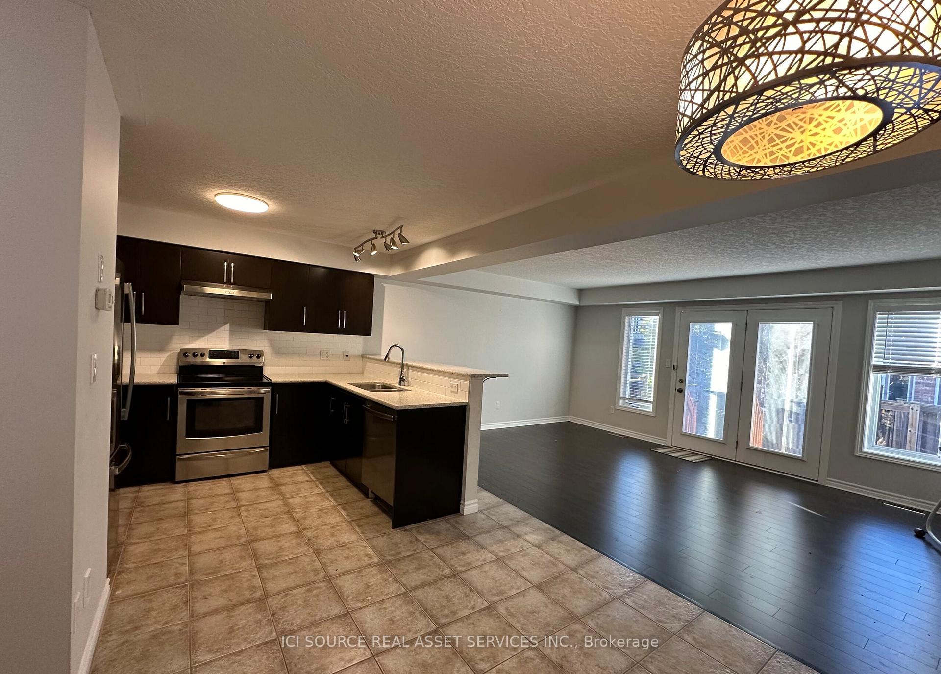 Photo 2 of 21 Amsterdam Crescent, Guelph, Pineridge/Westminster Woods — HOMEH