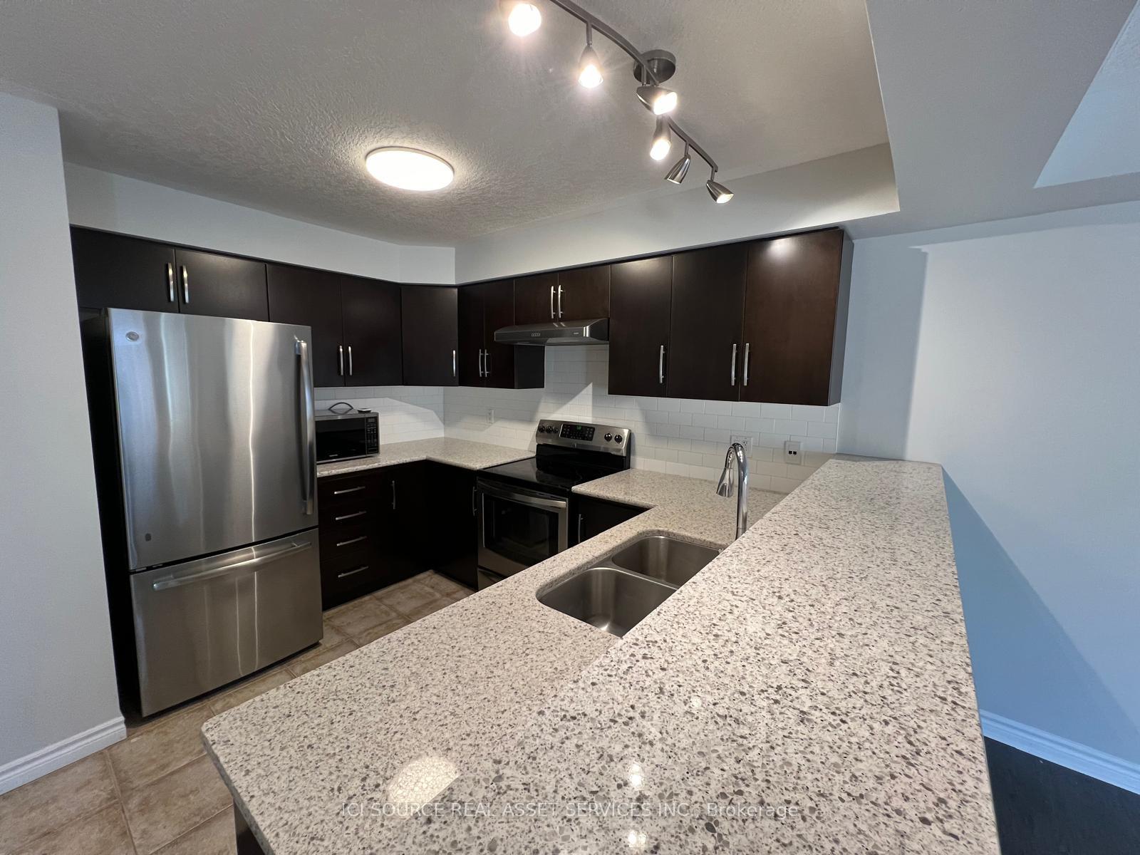 Photo 3 of 21 Amsterdam Crescent, Guelph, Pineridge/Westminster Woods — HOMEH