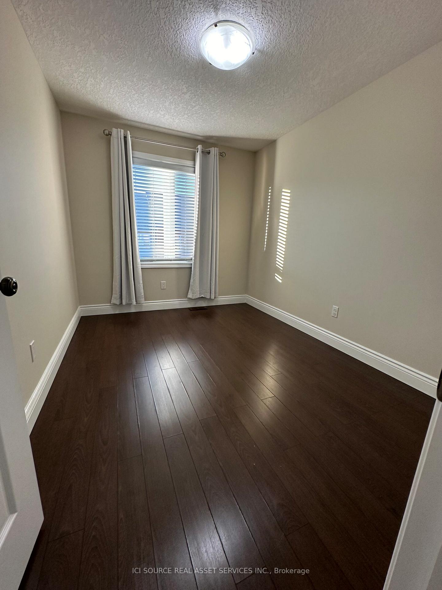 Photo 8 of 21 Amsterdam Crescent, Guelph, Pineridge/Westminster Woods — HOMEH