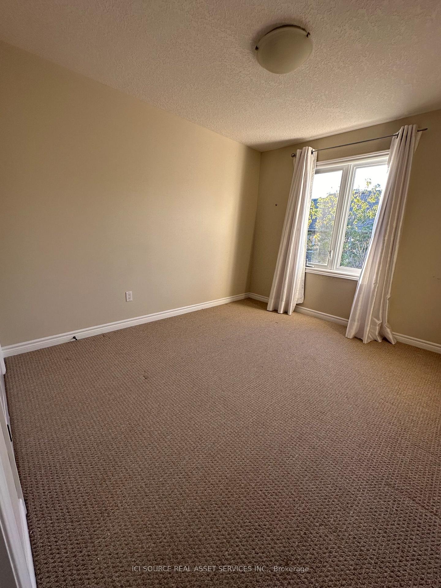Photo 9 of 21 Amsterdam Crescent, Guelph, Pineridge/Westminster Woods — HOMEH