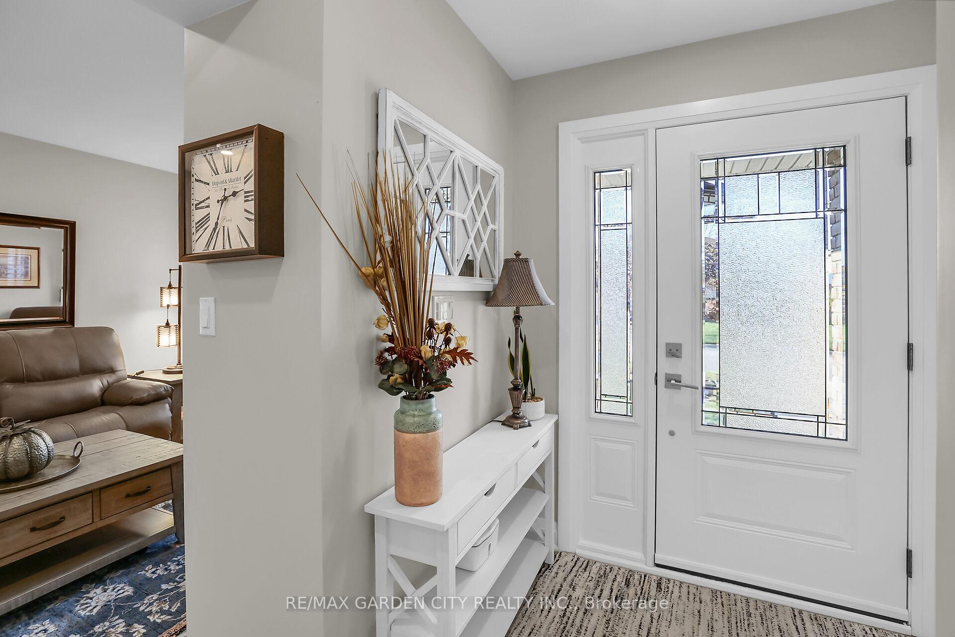 Photo 3 of 23 Rembrandt Drive, Grimsby, Grimsby Beach — HOMEH
