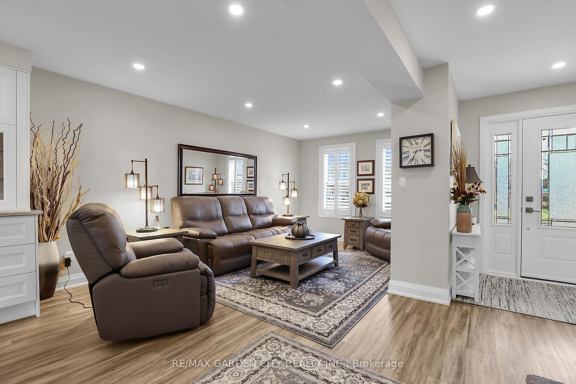 Photo 5 of 23 Rembrandt Drive, Grimsby, Grimsby Beach — HOMEH
