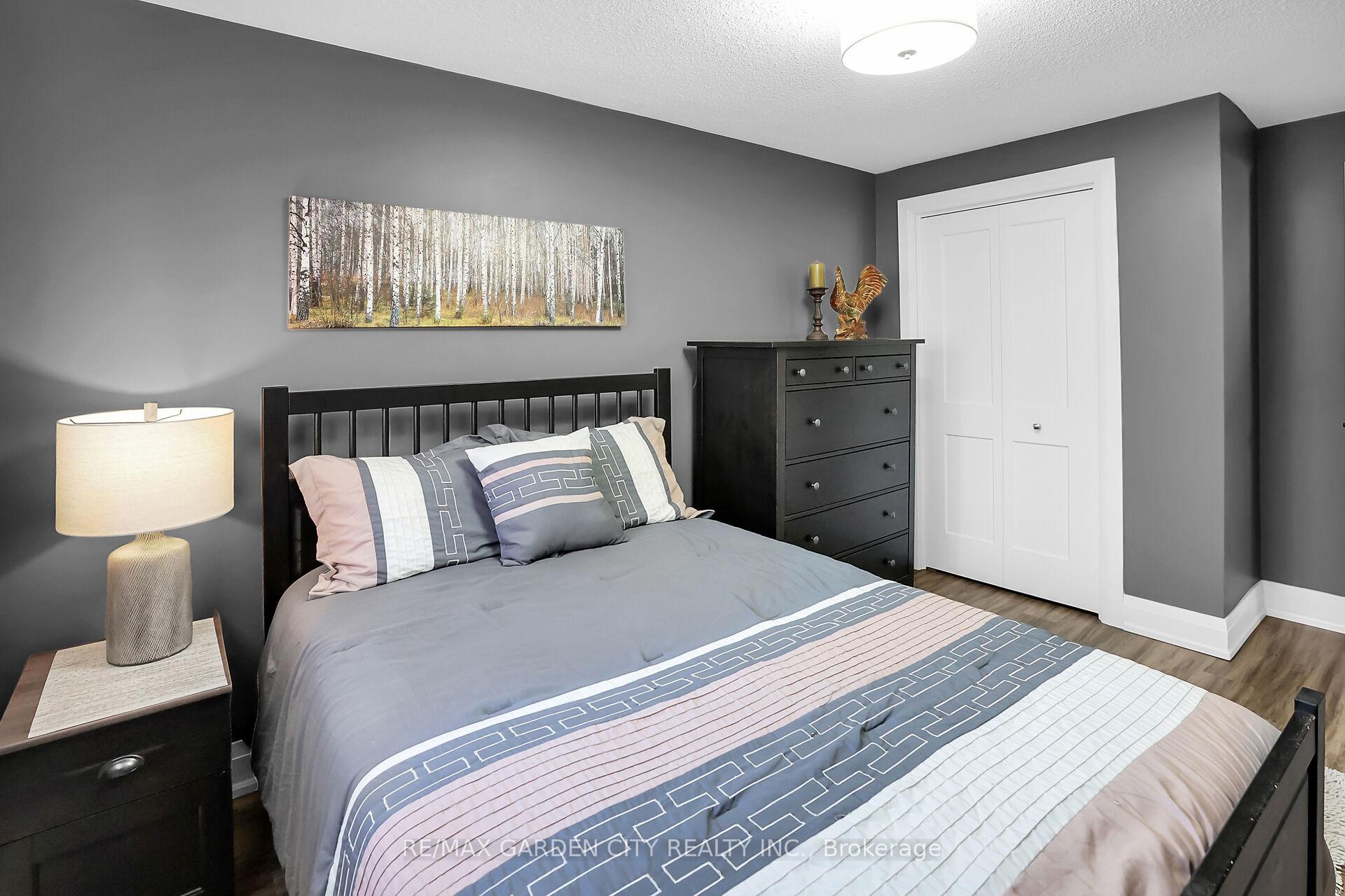 Photo 17 of 23 Rembrandt Drive, Grimsby, Grimsby Beach — HOMEH
