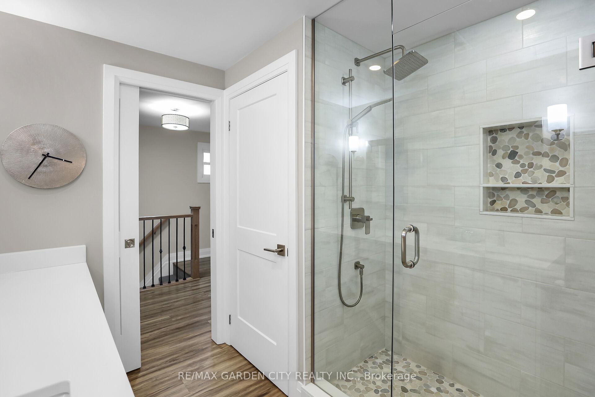 Photo 20 of 23 Rembrandt Drive, Grimsby, Grimsby Beach — HOMEH