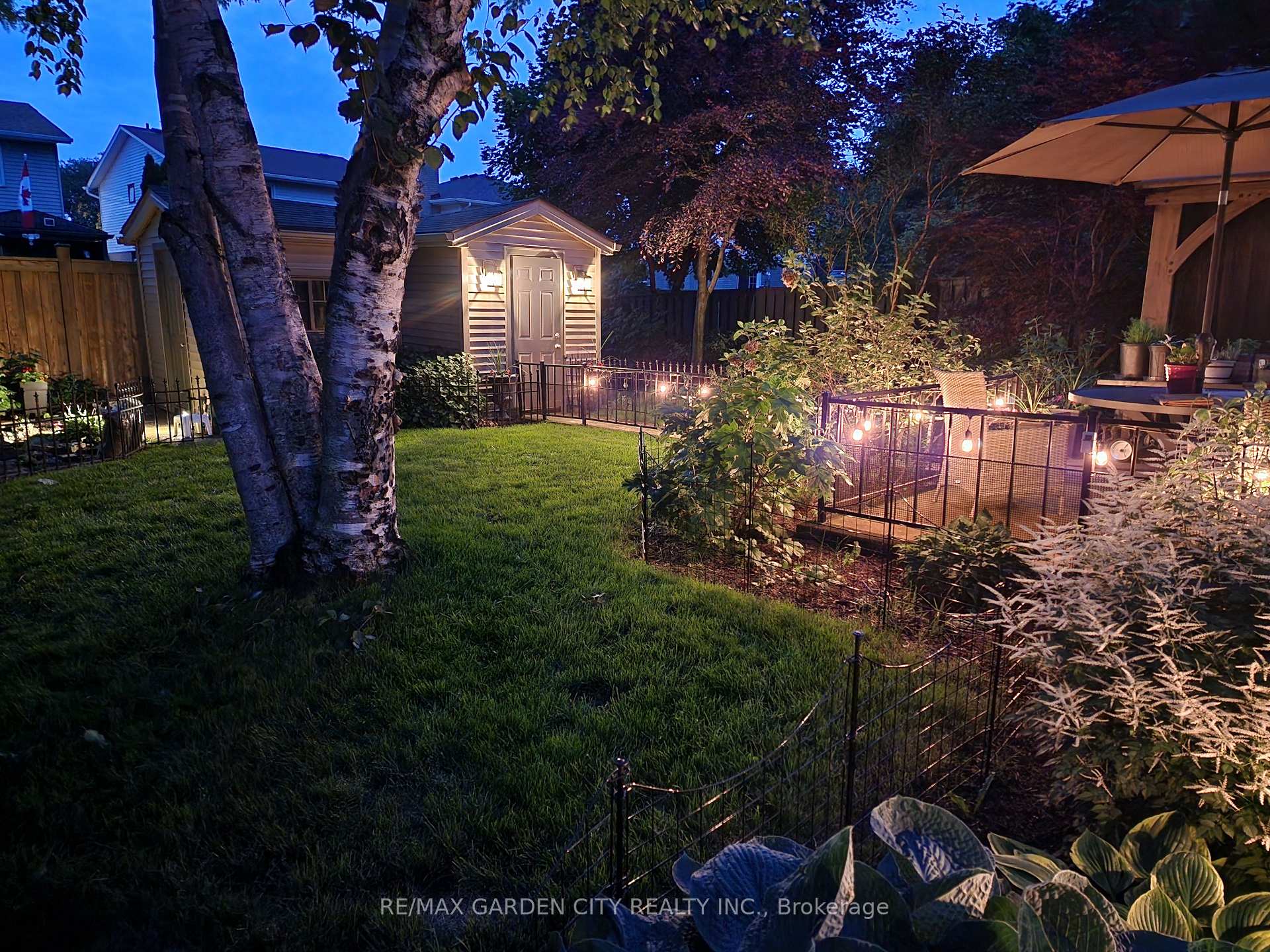 Photo 33 of 23 Rembrandt Drive, Grimsby, Grimsby Beach — HOMEH