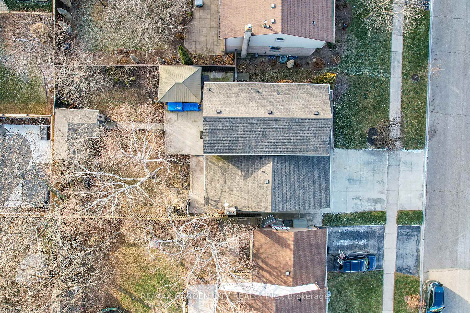 Photo 34 of 23 Rembrandt Drive, Grimsby, Grimsby Beach — HOMEH