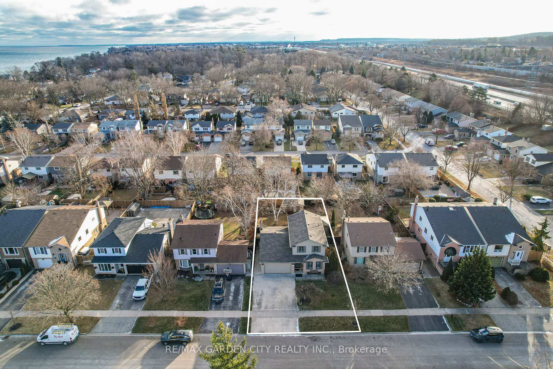 Photo 35 of 23 Rembrandt Drive, Grimsby, Grimsby Beach — HOMEH