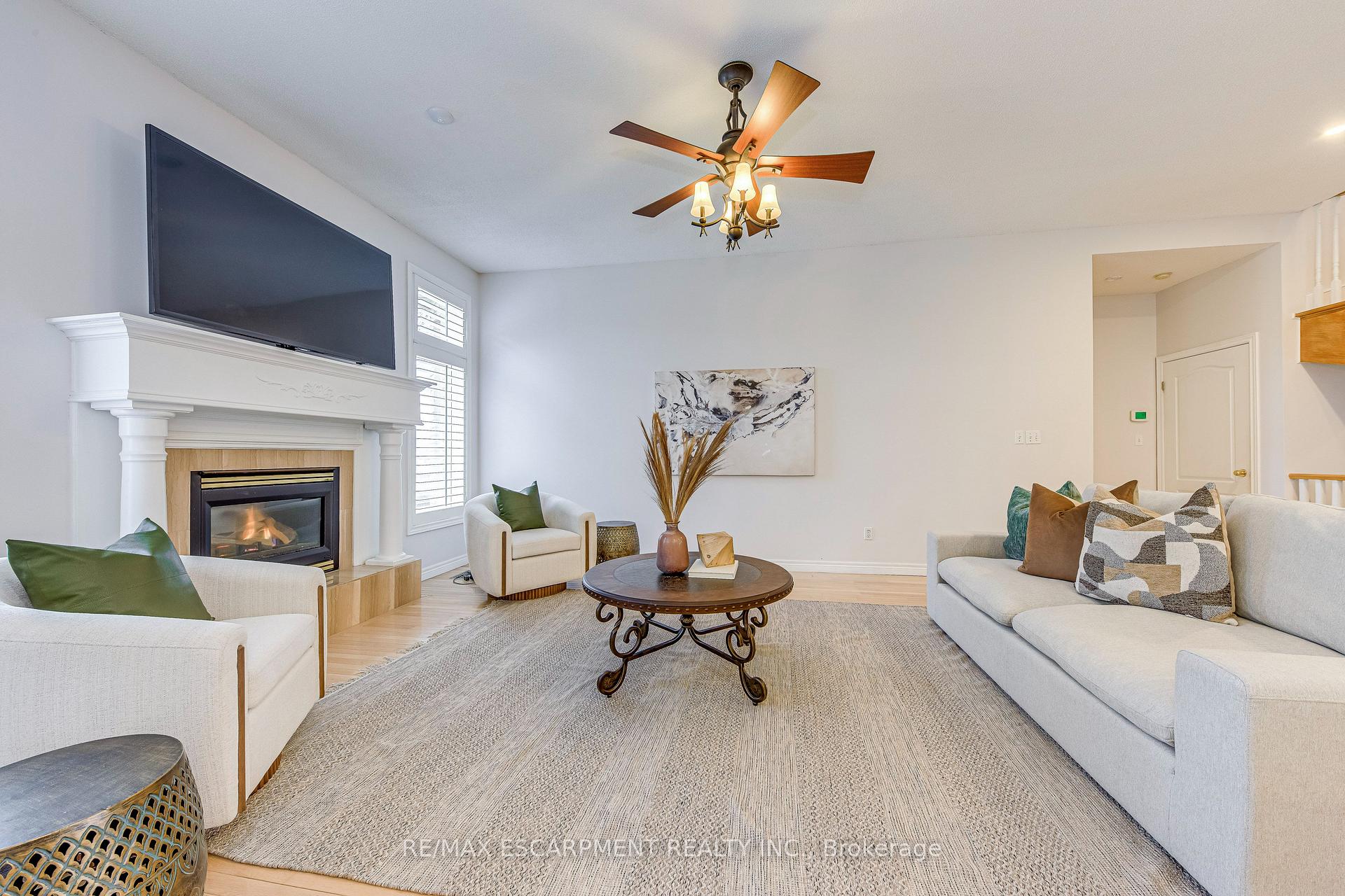 Photo 14 of 39 Thoroughbred Boulevard, Hamilton, Meadowlands — HOMEH