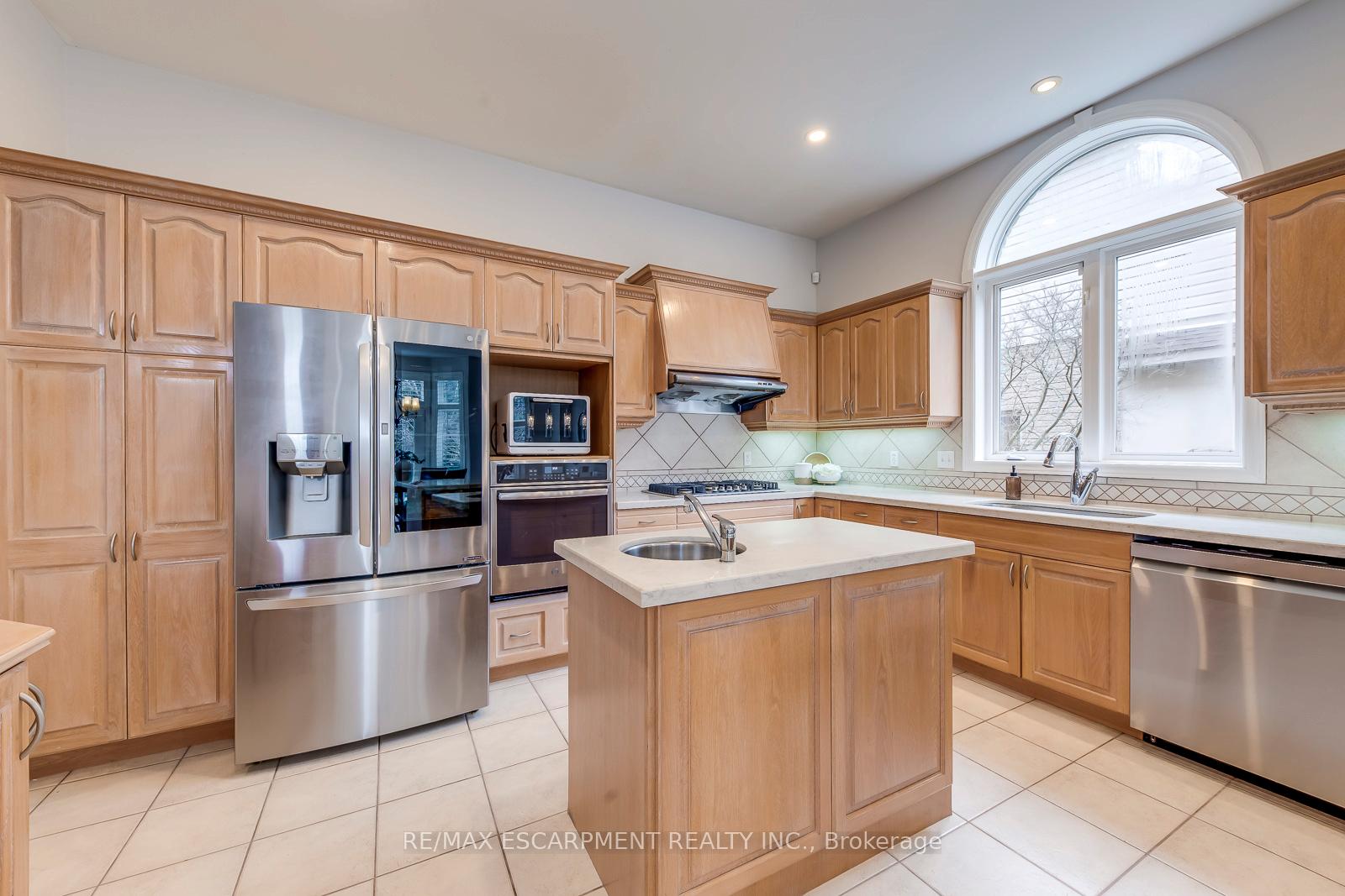 Photo 17 of 39 Thoroughbred Boulevard, Hamilton, Meadowlands — HOMEH