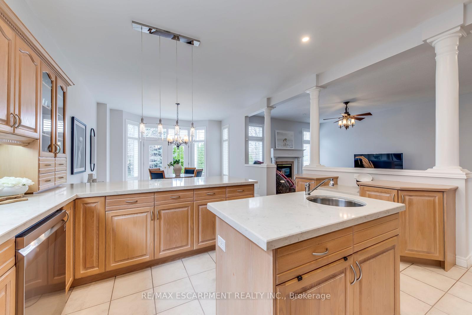 Photo 18 of 39 Thoroughbred Boulevard, Hamilton, Meadowlands — HOMEH