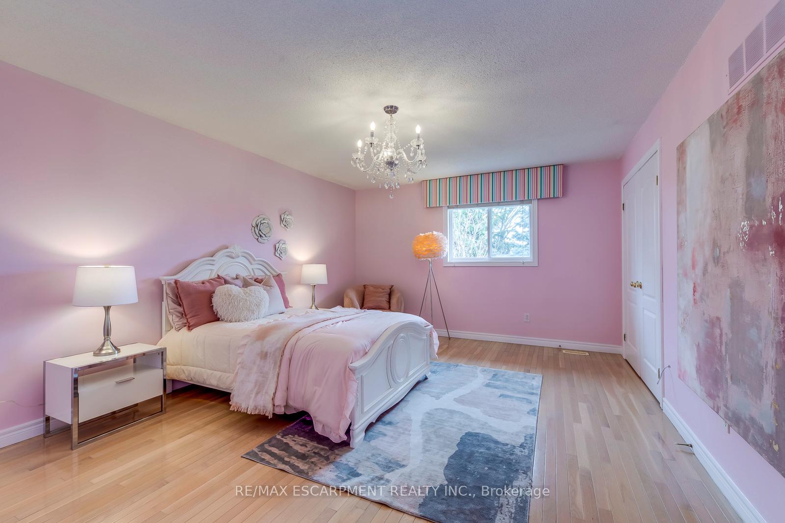 Photo 34 of 39 Thoroughbred Boulevard, Hamilton, Meadowlands — HOMEH