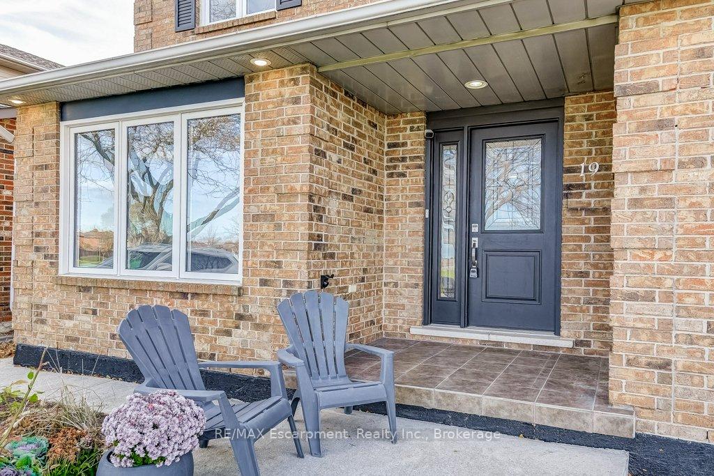 Photo 2 of 19 National Drive, Hamilton, Gershome — HOMEH