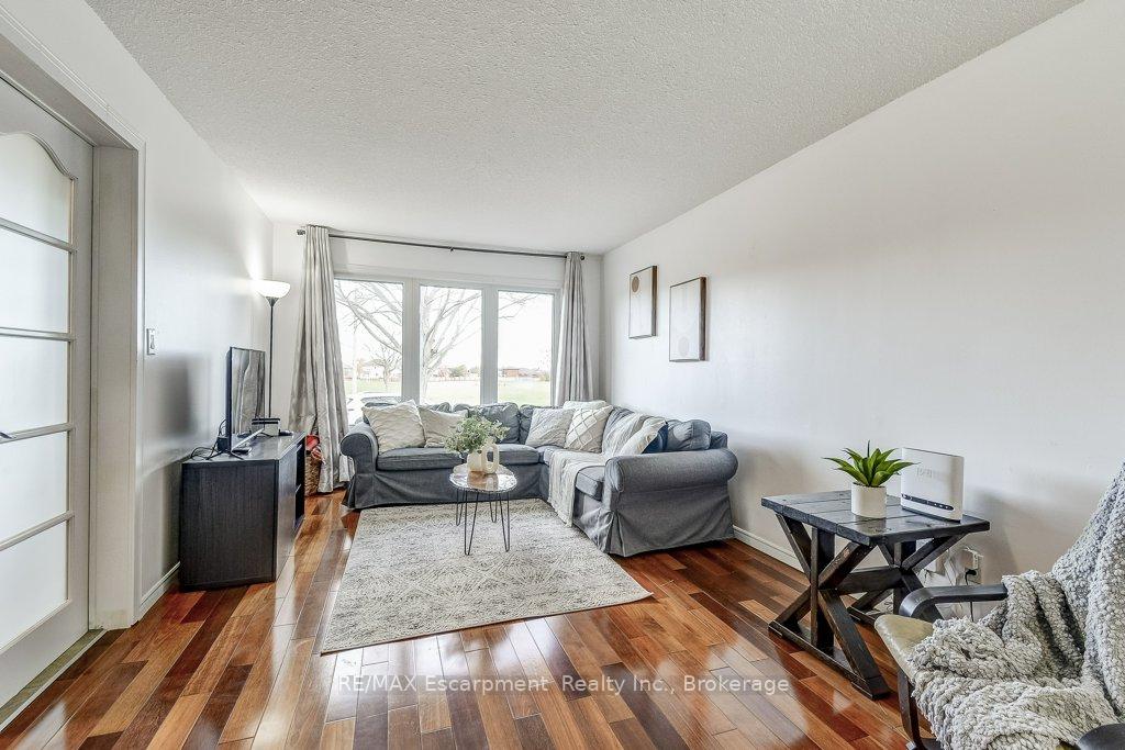 Photo 6 of 19 National Drive, Hamilton, Gershome — HOMEH