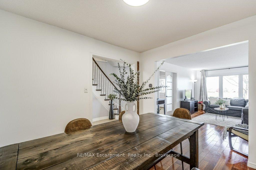 Photo 7 of 19 National Drive, Hamilton, Gershome — HOMEH