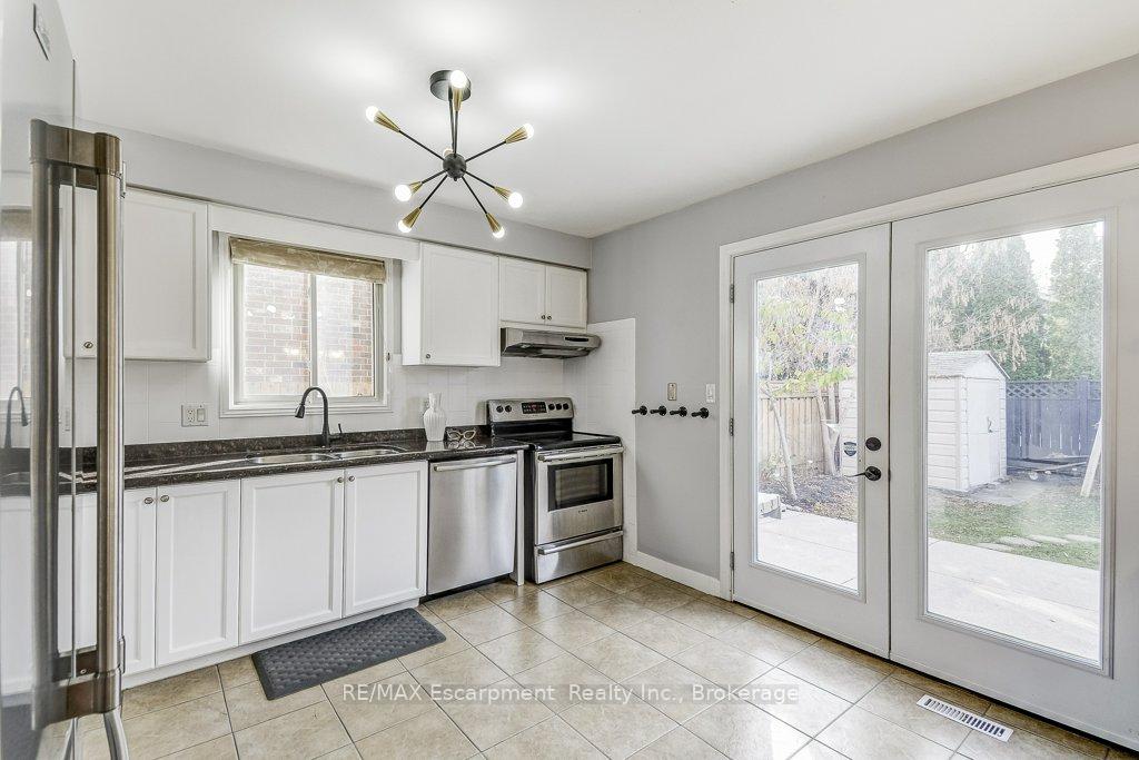 Photo 9 of 19 National Drive, Hamilton, Gershome — HOMEH