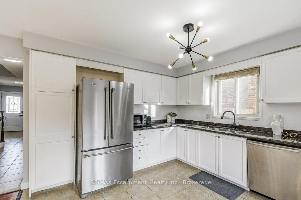 Photo 10 of 19 National Drive, Hamilton, Gershome — HOMEH