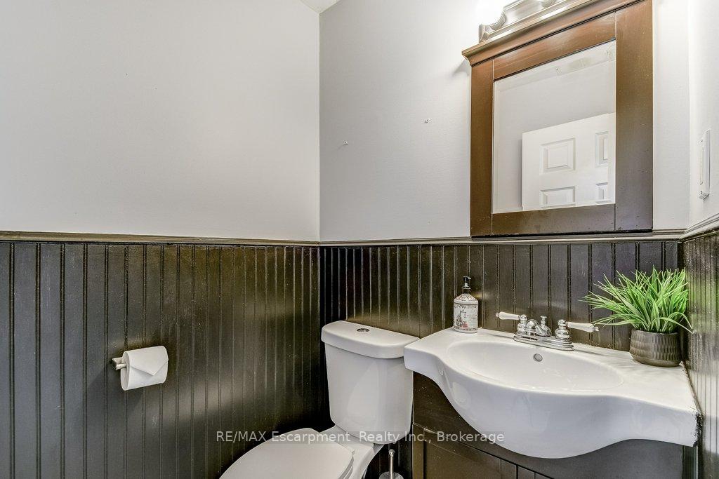 Photo 18 of 19 National Drive, Hamilton, Gershome — HOMEH
