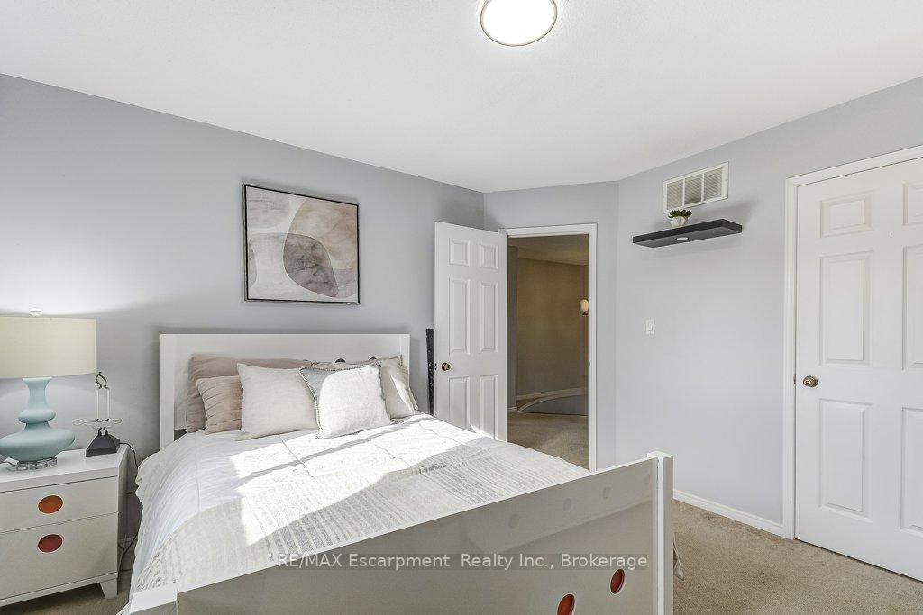 Photo 26 of 19 National Drive, Hamilton, Gershome — HOMEH