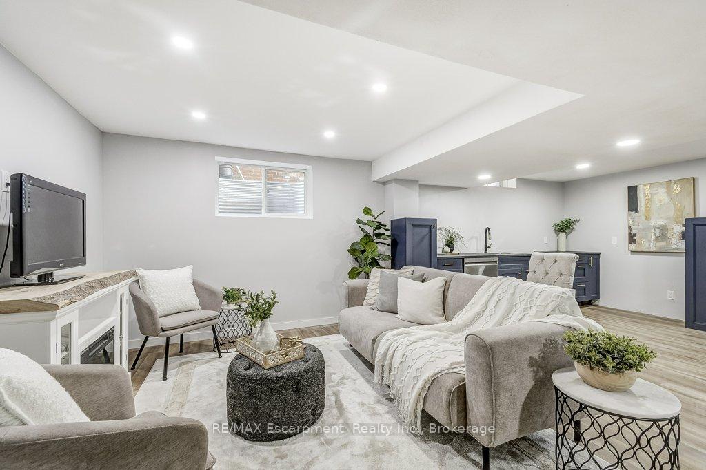 Photo 33 of 19 National Drive, Hamilton, Gershome — HOMEH