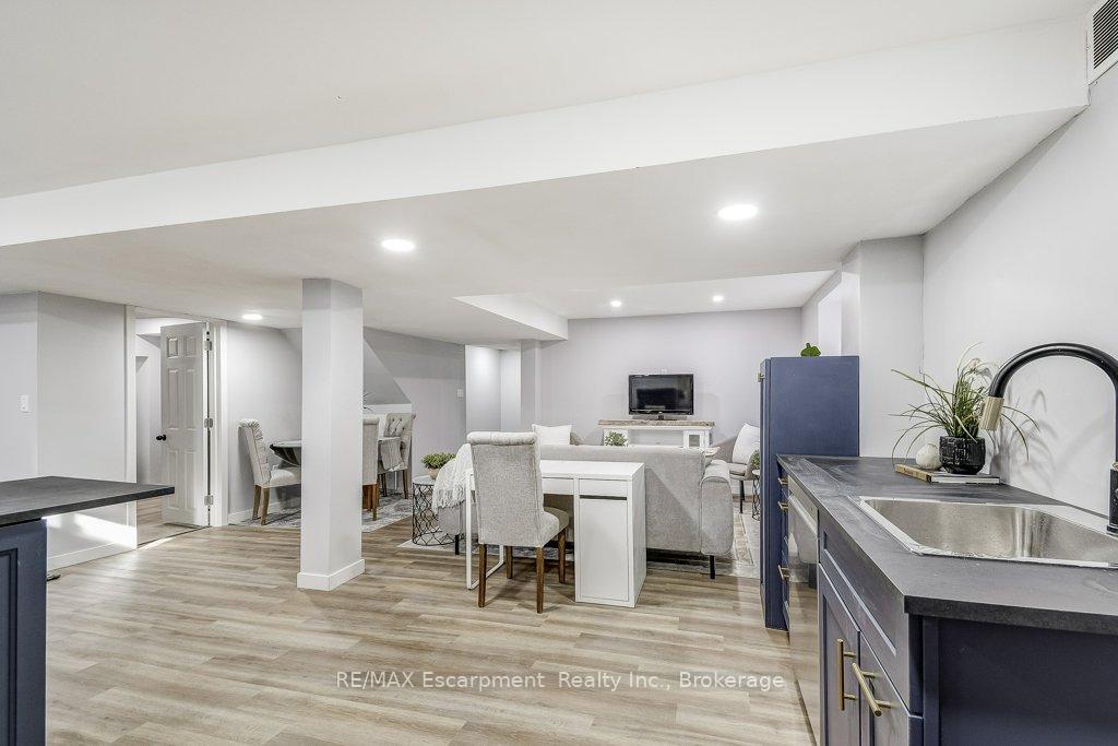 Photo 35 of 19 National Drive, Hamilton, Gershome — HOMEH
