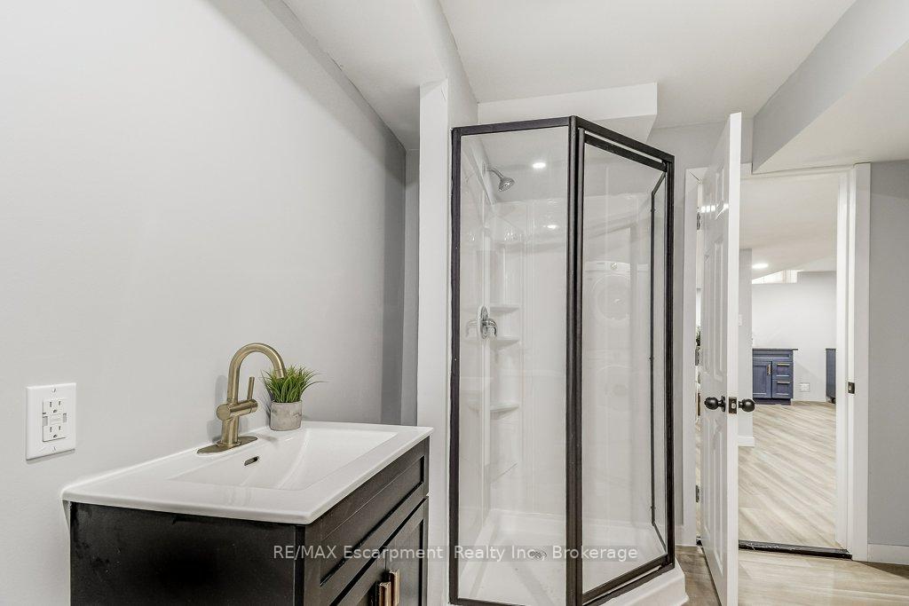 Photo 38 of 19 National Drive, Hamilton, Gershome — HOMEH