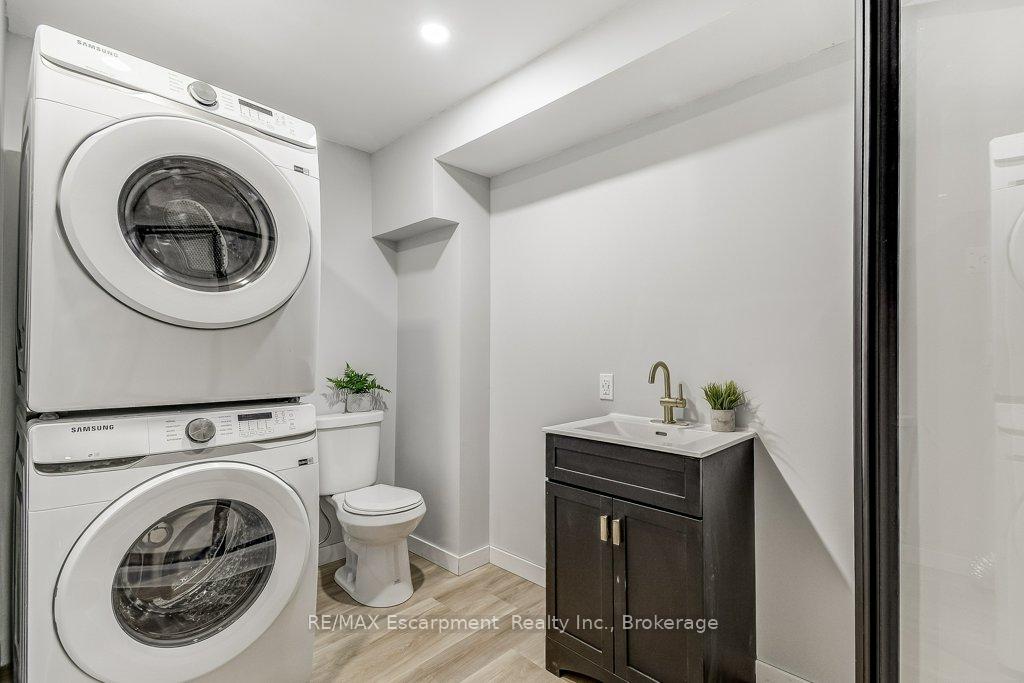Photo 39 of 19 National Drive, Hamilton, Gershome — HOMEH