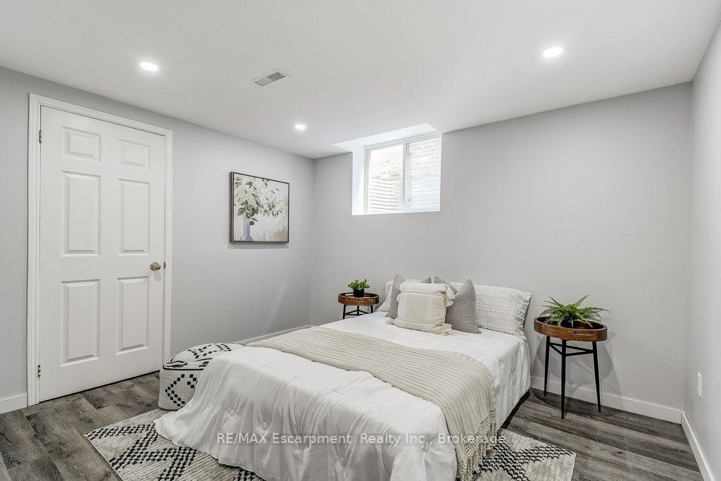 Photo 40 of 19 National Drive, Hamilton, Gershome — HOMEH