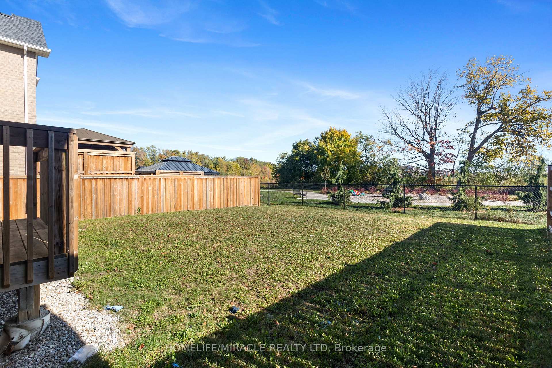 Photo 29 of 119 Oak Avenue, Brant, Paris — HOMEH