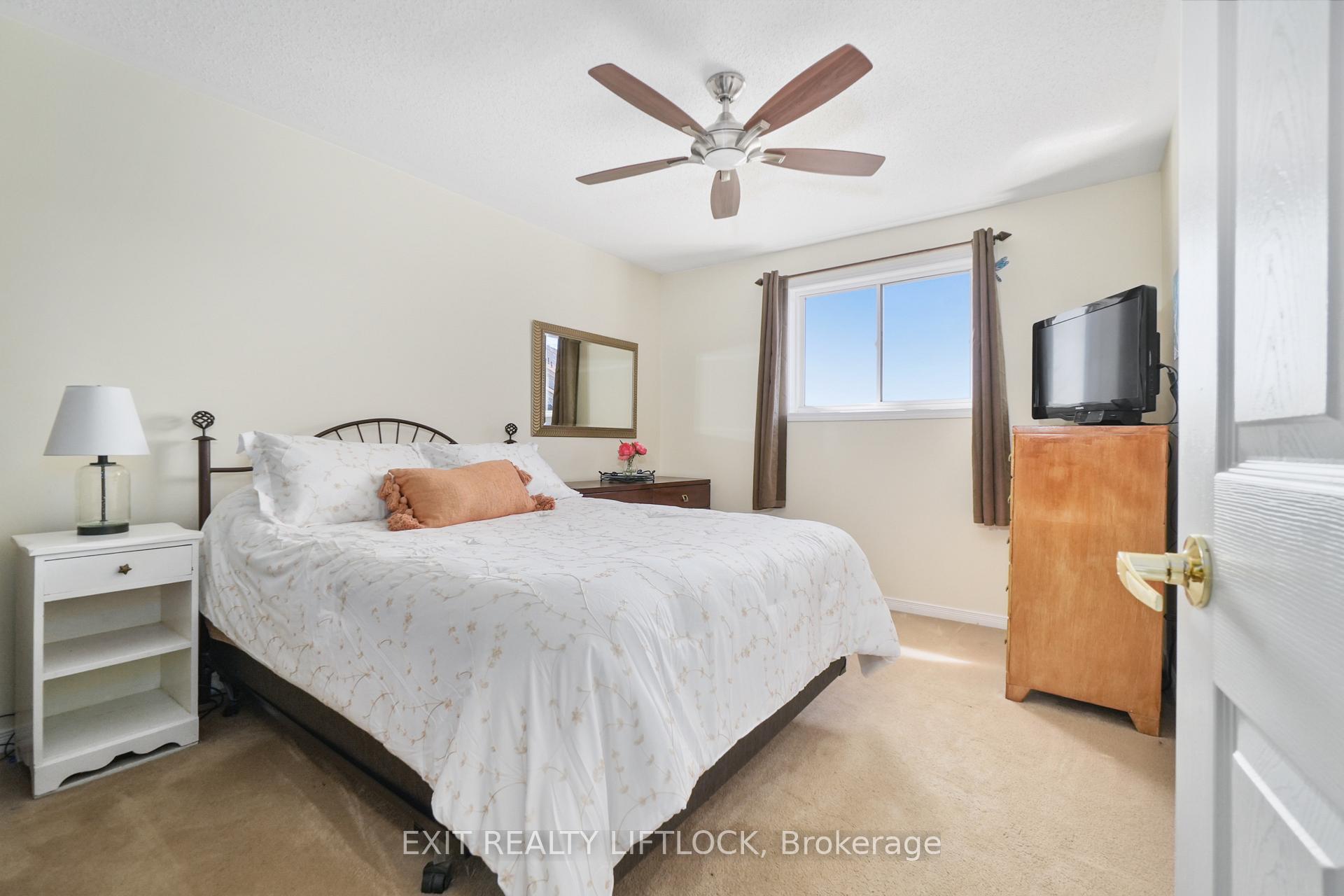 Photo 13 of 561 Garbutt Terrace, Peterborough, Northcrest Ward 5 — HOMEH